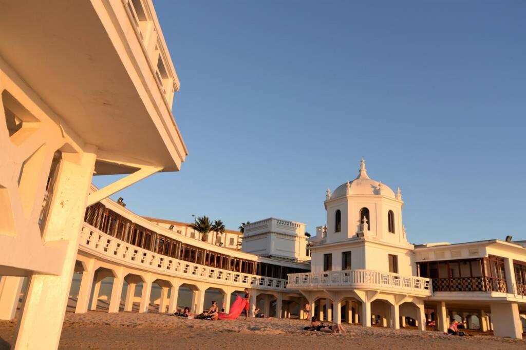 Esencia De Entre La Vina Y El Mercado * Cadiz